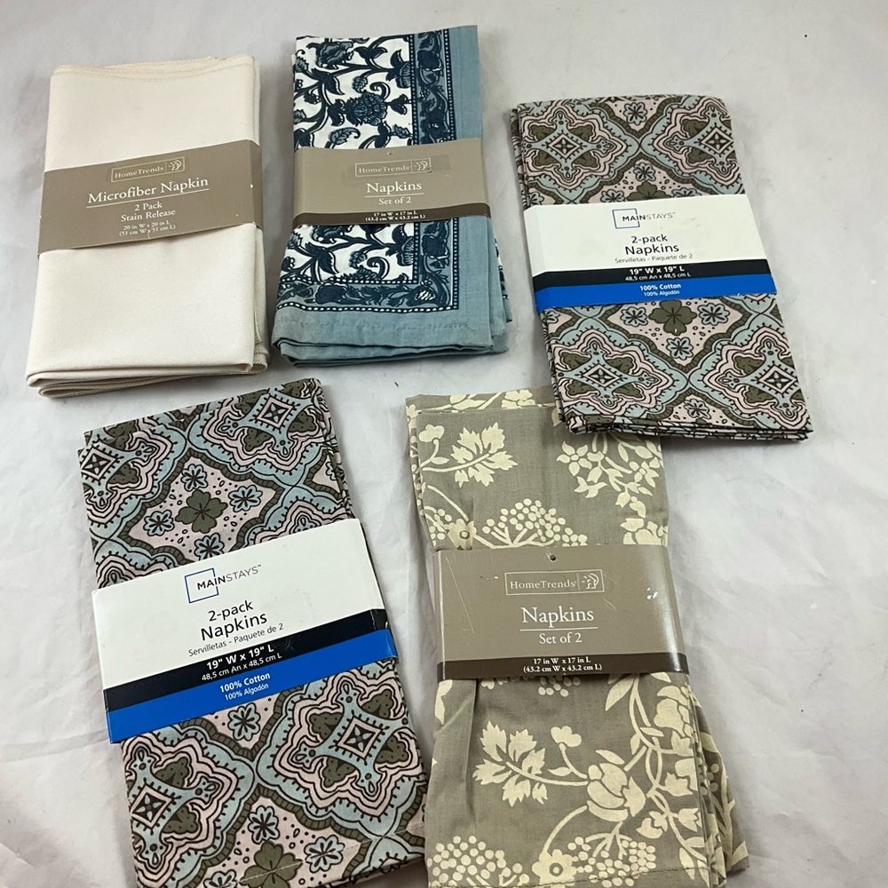 Set of 5 Cotton Dinner Napkins Various Colors & Patterns 100% Cotton/ Polyester.